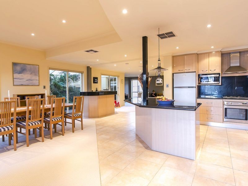 15 Gulf Point Drive, North Haven SA 5018