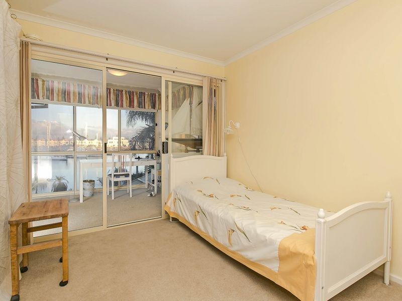 15 Gulf Point Drive, North Haven SA 5018