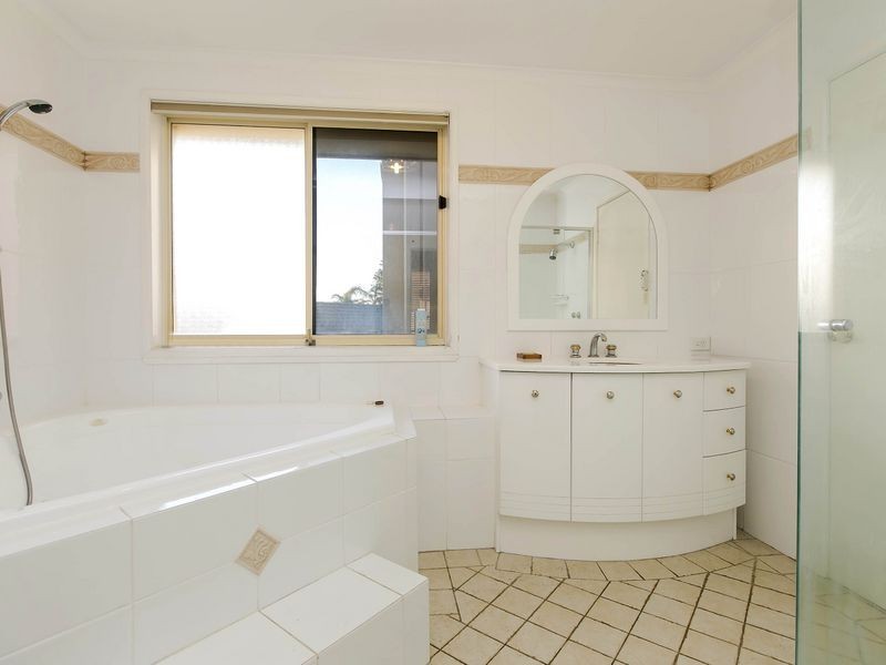 15 Gulf Point Drive, North Haven SA 5018