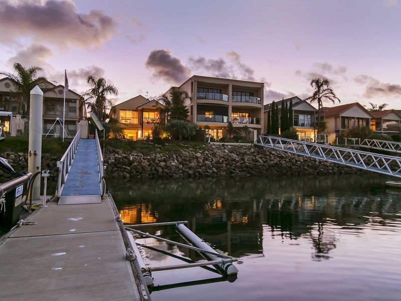 15 Gulf Point Drive, North Haven SA 5018