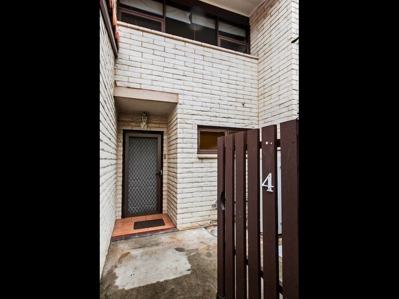 4/10 Varram Way, West Lakes Shore SA 5020