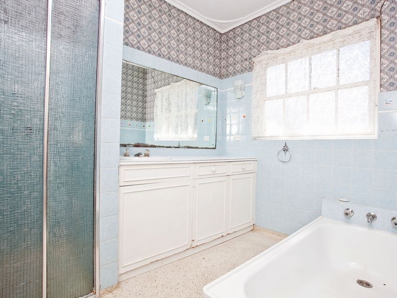 18 Columbine Avenue, West Lakes Shore SA 5020