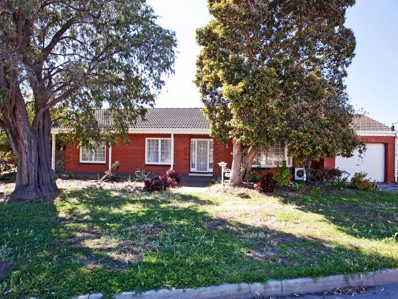 18 Columbine Avenue, West Lakes Shore SA 5020
