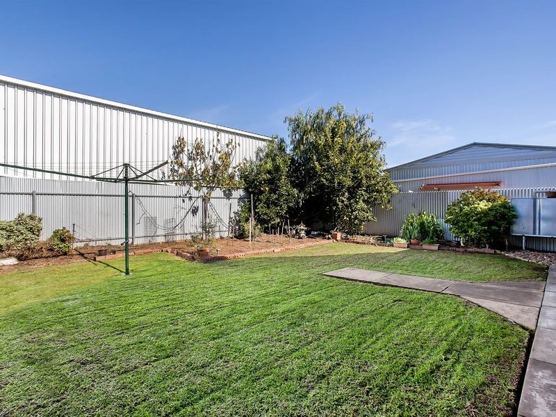 1 Woolgina Street, Beverley SA 5009