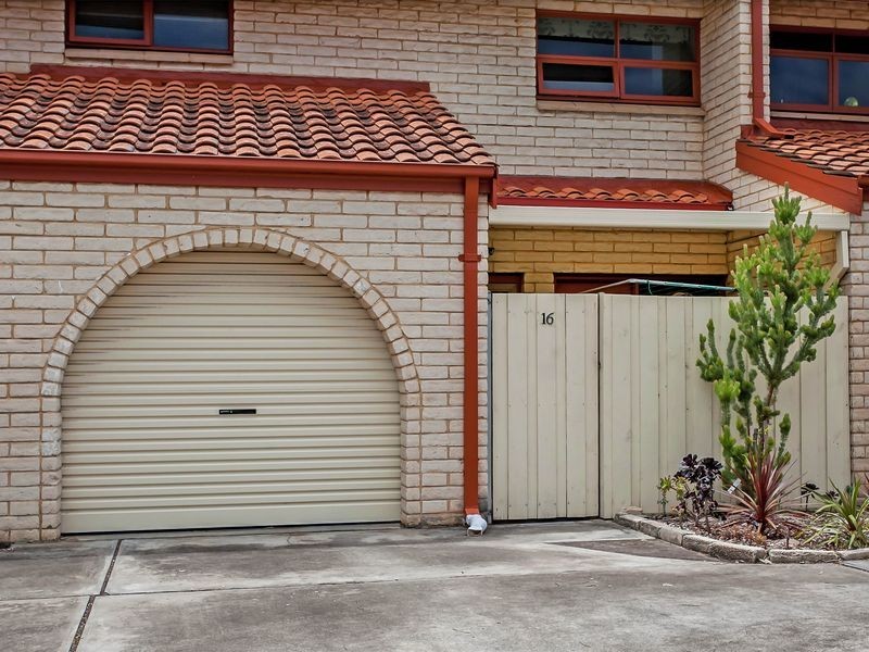 16/7 Mooloola Way, West Lakes Shore SA 5020