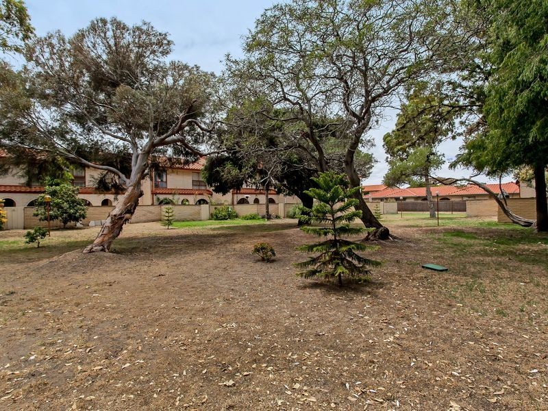 16/7 Mooloola Way, West Lakes Shore SA 5020