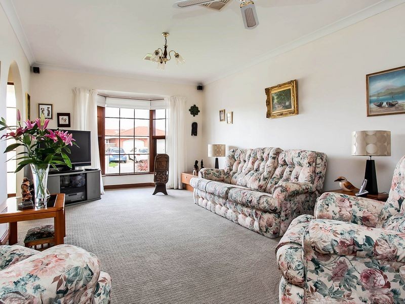 2/3 Hansen Court, West Lakes Shore SA 5020