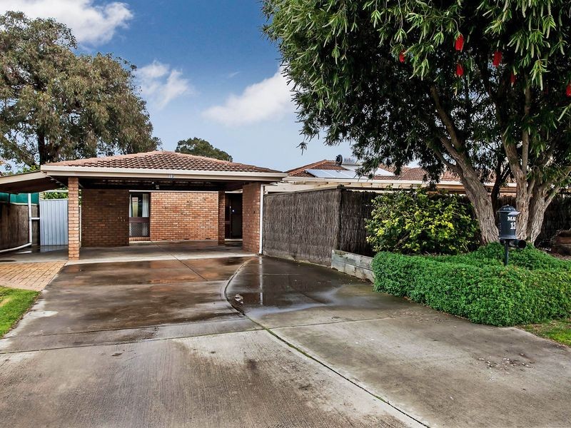 13 Dutton Grove, West Lakes Shore SA 5020