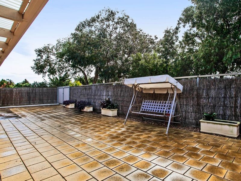 13 Dutton Grove, West Lakes Shore SA 5020