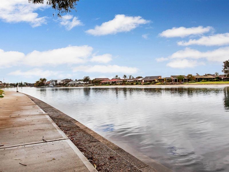 13 Dutton Grove, West Lakes Shore SA 5020