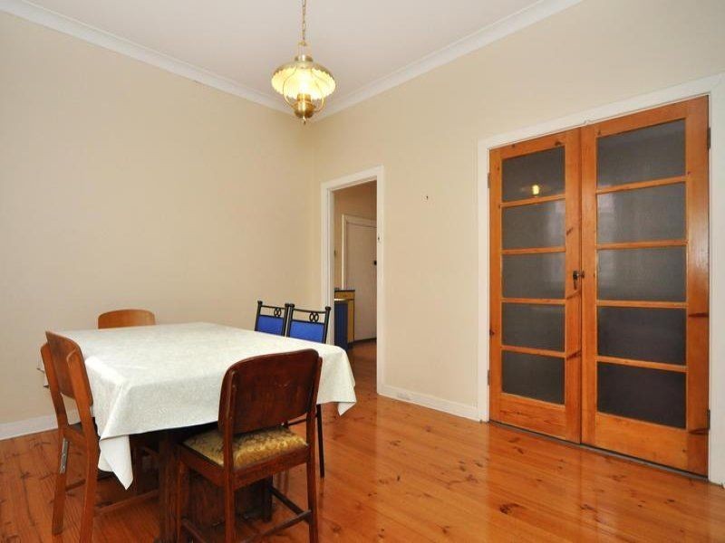 33 Findon Road, Woodville South SA 5011