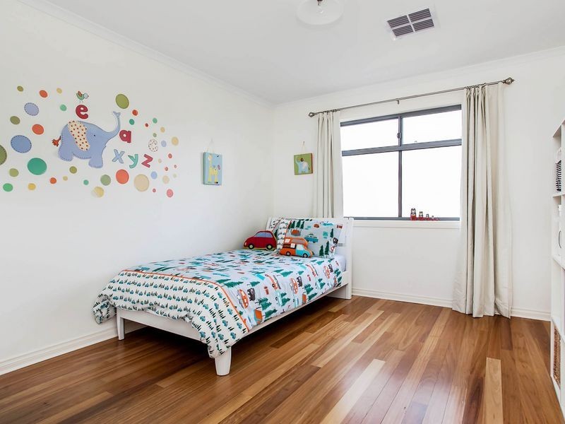 24 Knapman Crescent, Port Adelaide SA 5015