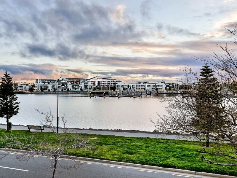 24 Knapman Crescent, Port Adelaide SA 5015