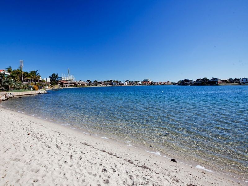 15 Tiranna Way, West Lakes SA 5021