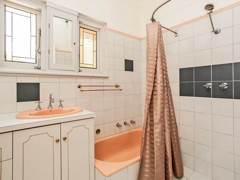 11 Fourth Avenue, Seaton SA 5023