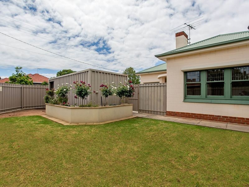 11 Fourth Avenue, Seaton SA 5023