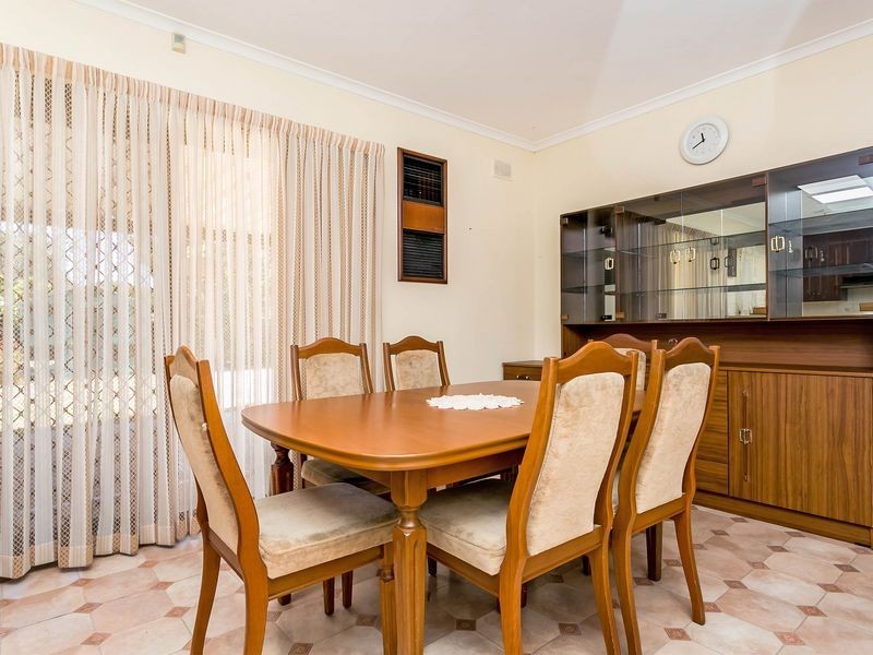 14 Sims Crescent, West Lakes SA 5021