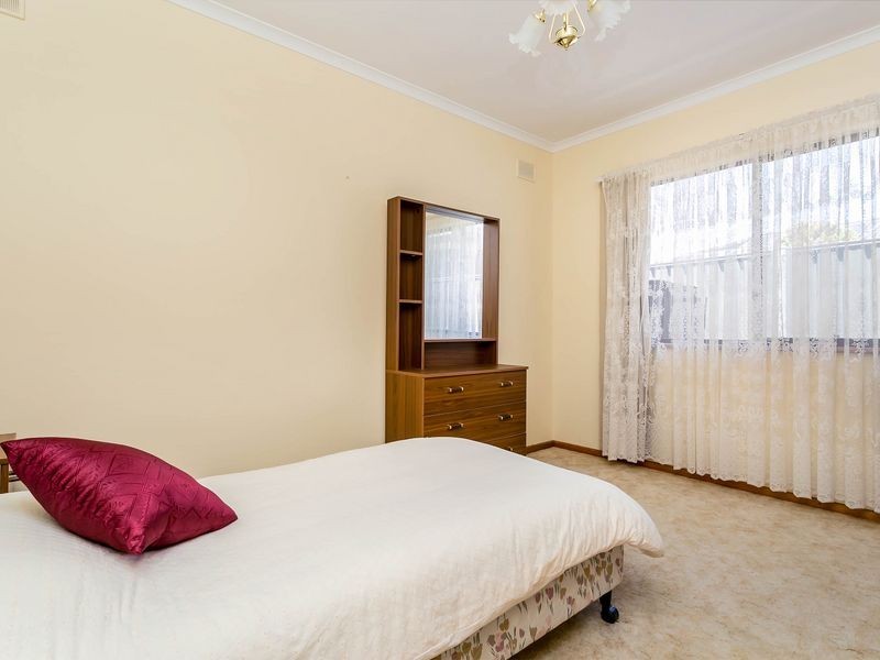 14 Sims Crescent, West Lakes SA 5021