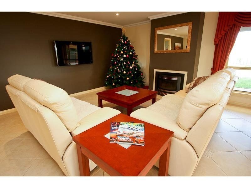 26 Elizabeth Crescent, Hallett Cove SA 5158