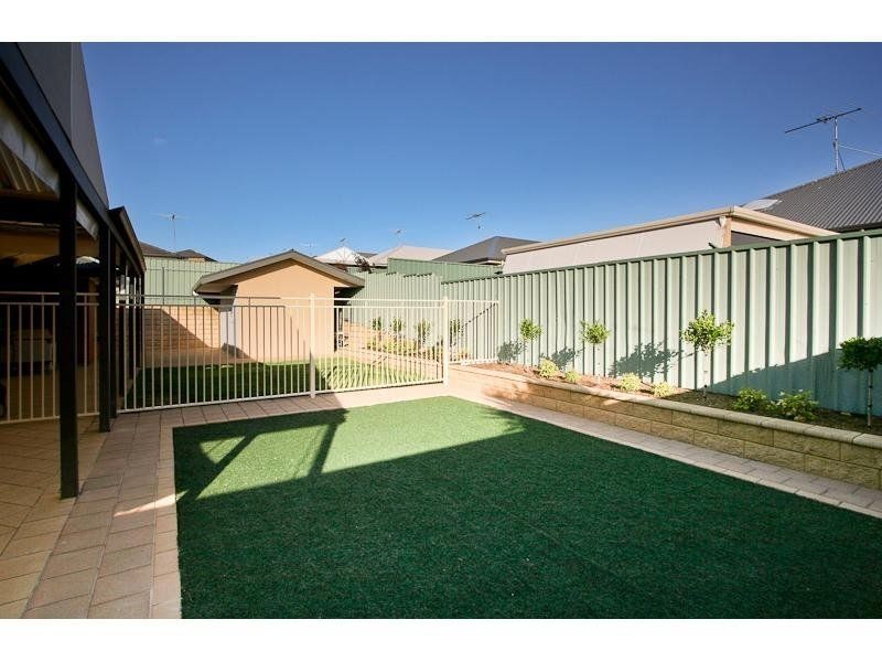 26 Elizabeth Crescent, Hallett Cove SA 5158