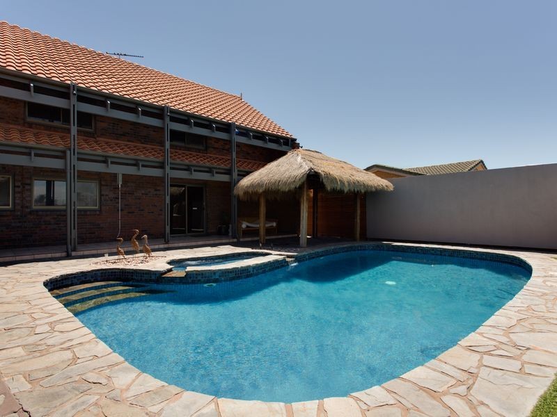 10 Thiele Crescent, West Lakes Shore SA 5020