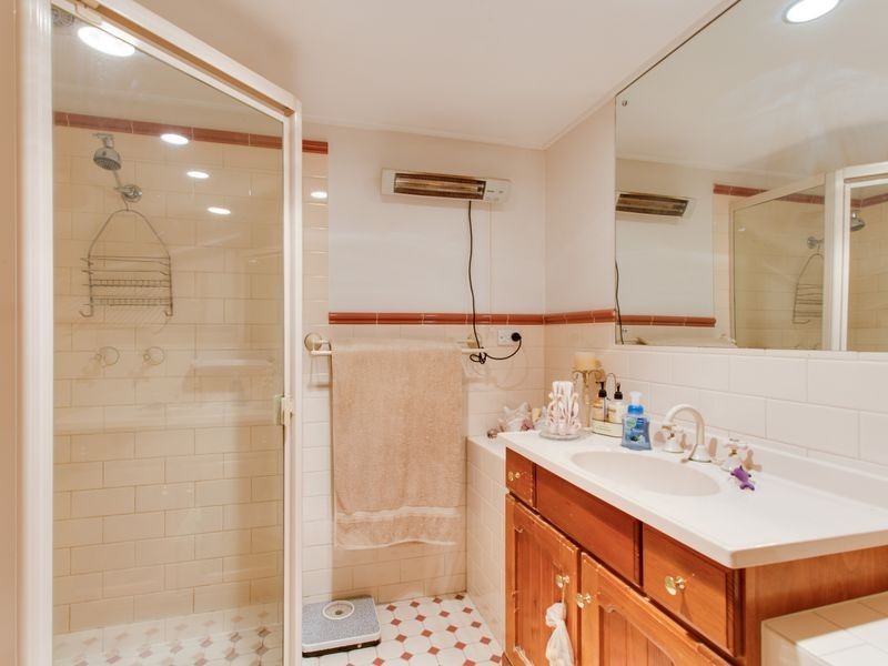 10 Thiele Crescent, West Lakes Shore SA 5020