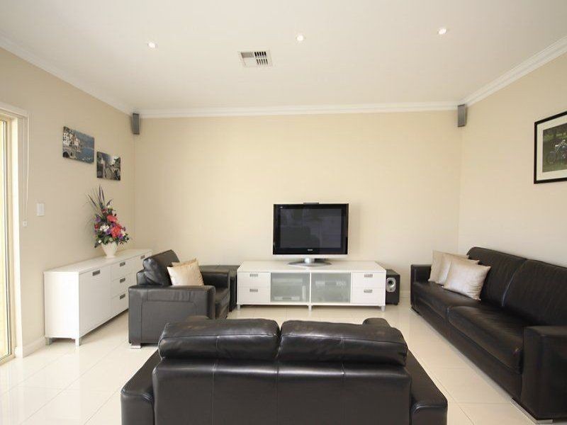 6 Collingwood Avenue, Flinders Park SA 5025