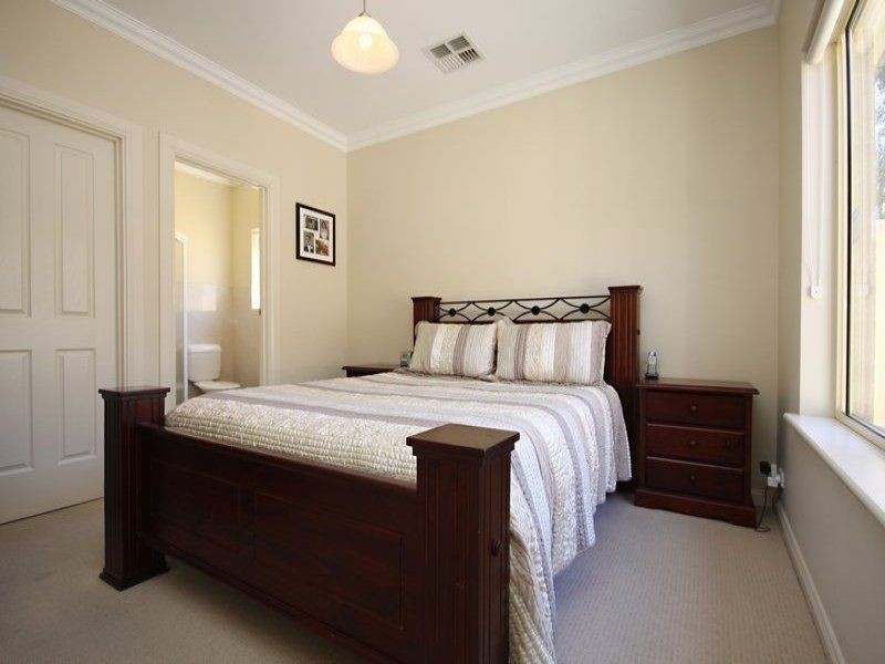 6 Collingwood Avenue, Flinders Park SA 5025