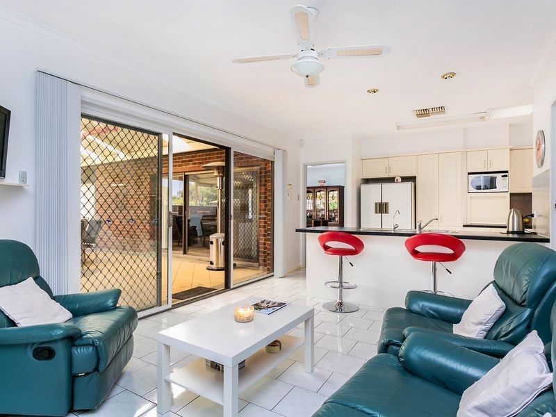 4 Greenfield Crescent, West Lakes Shore SA 5020
