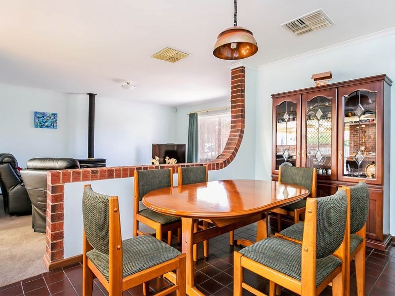 4 Greenfield Crescent, West Lakes Shore SA 5020