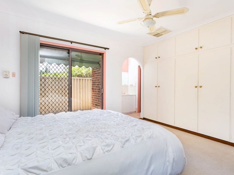 4 Greenfield Crescent, West Lakes Shore SA 5020