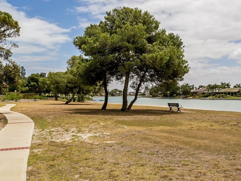 3/5 Cocos Grove, West Lakes SA 5021