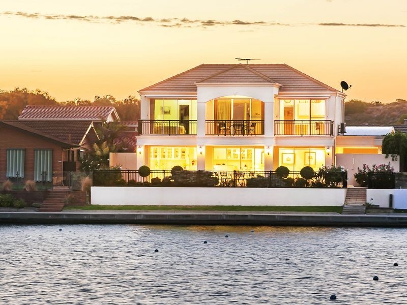 18 Sunlake Place, Tennyson SA 5022