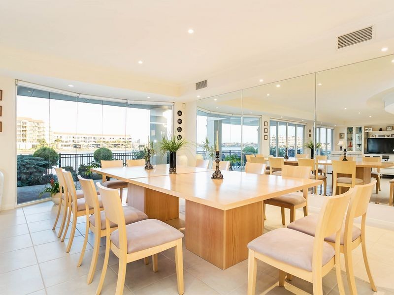 18 Sunlake Place, Tennyson SA 5022