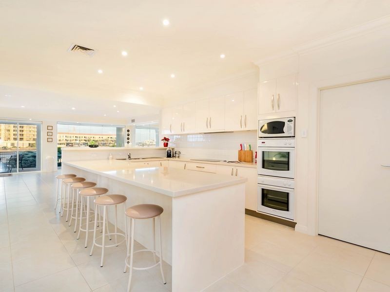 18 Sunlake Place, Tennyson SA 5022