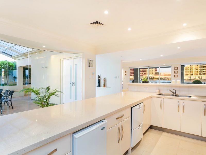 18 Sunlake Place, Tennyson SA 5022