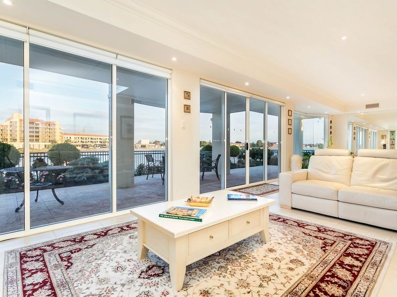 18 Sunlake Place, Tennyson SA 5022