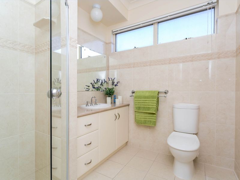 18 Sunlake Place, Tennyson SA 5022