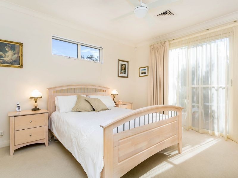 18 Sunlake Place, Tennyson SA 5022