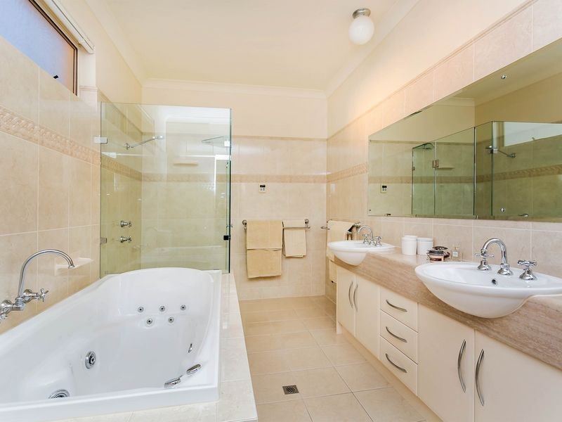 18 Sunlake Place, Tennyson SA 5022