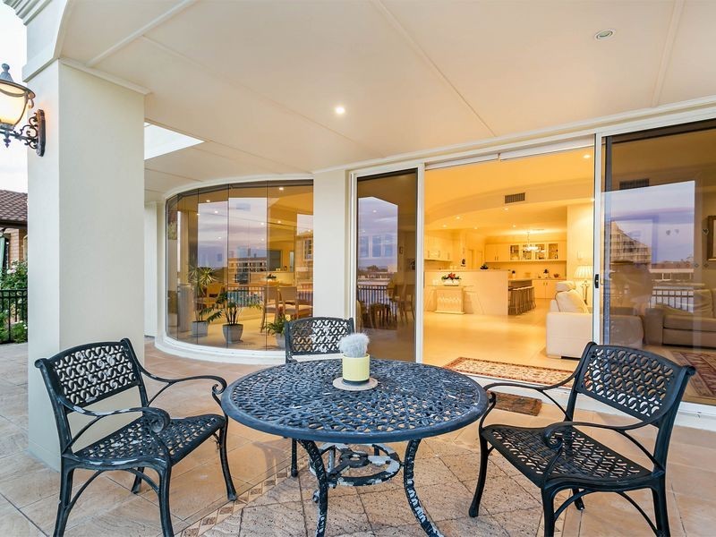 18 Sunlake Place, Tennyson SA 5022