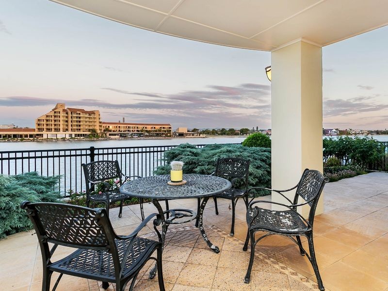 18 Sunlake Place, Tennyson SA 5022