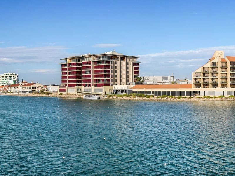 18 Sunlake Place, Tennyson SA 5022