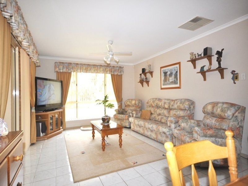 27 Tregenza Court, Parafield Gardens SA 5107