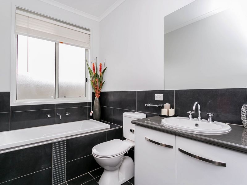1a Dolphin Terrace, West Lakes Shore SA 5020