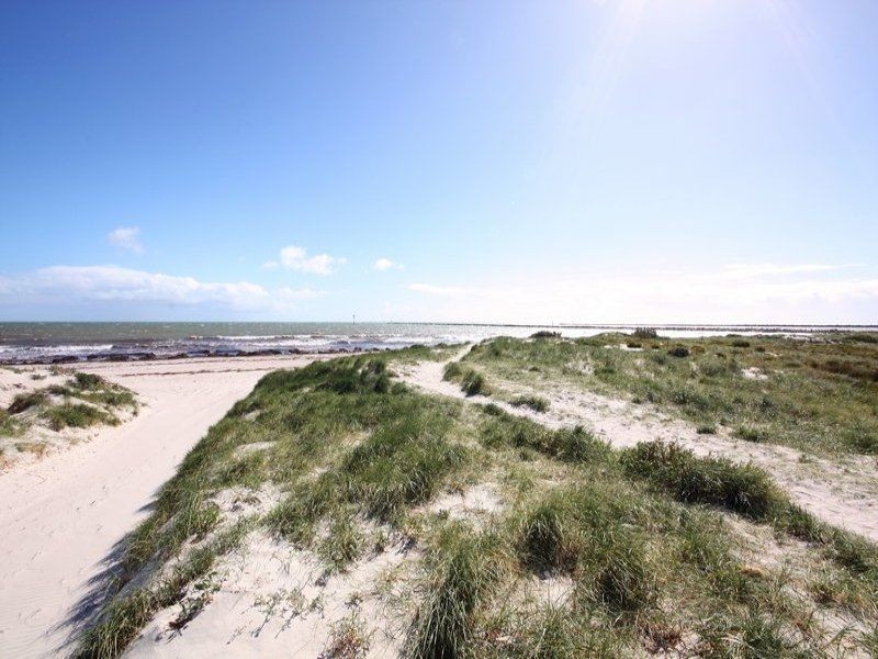 7 Gulf Point Drive, North Haven SA 5018