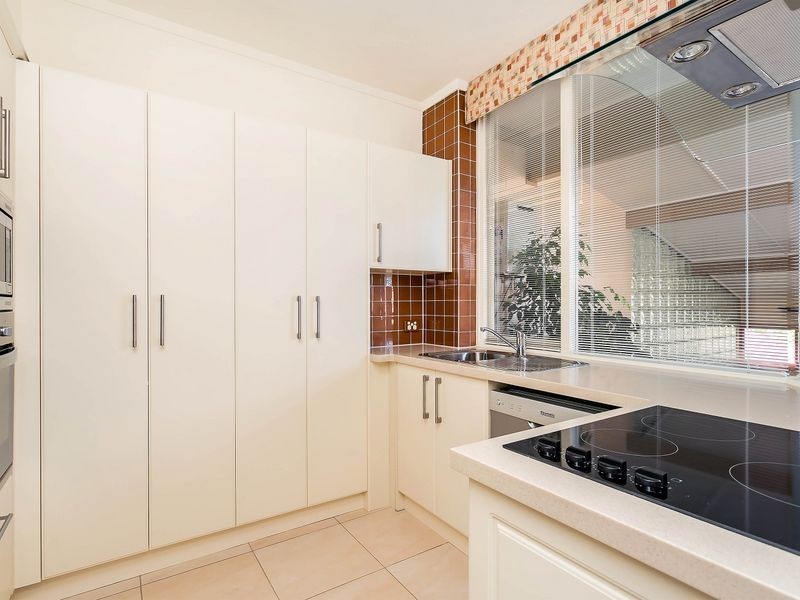 12/242 Trimmer Parade, West Lakes SA 5021
