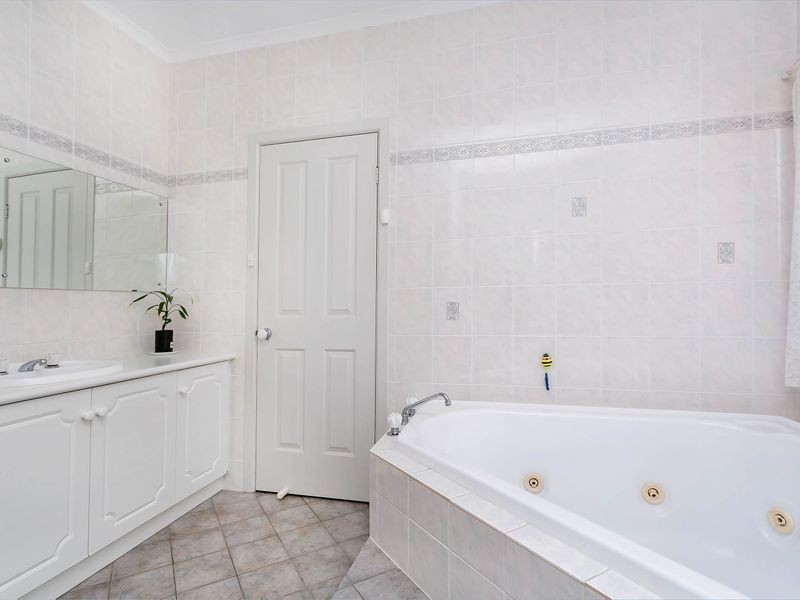 2 Featherstone Circuit, Greenwith SA 5125