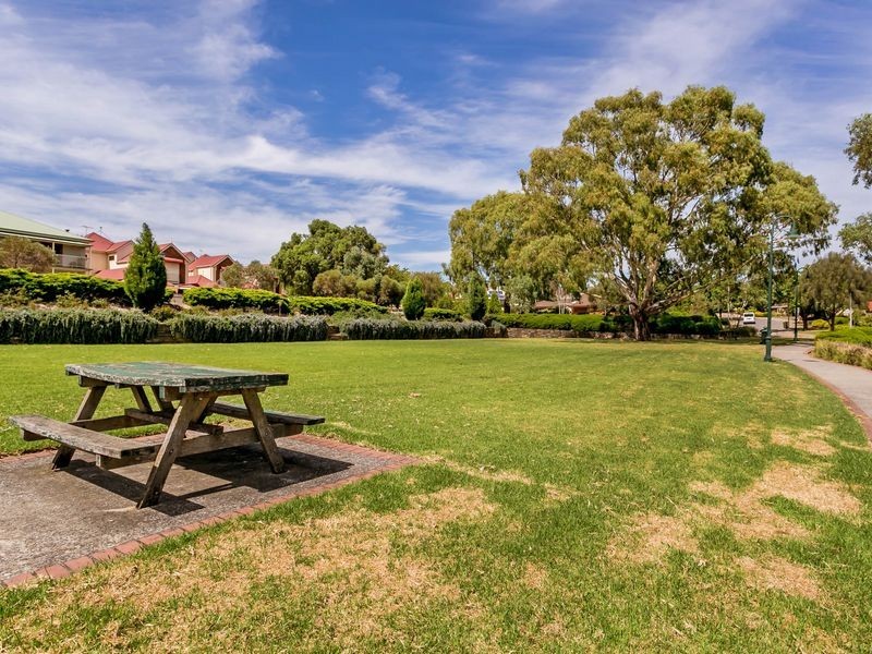 2 Featherstone Circuit, Greenwith SA 5125
