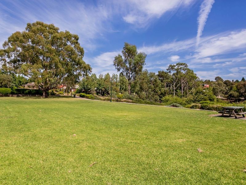 2 Featherstone Circuit, Greenwith SA 5125